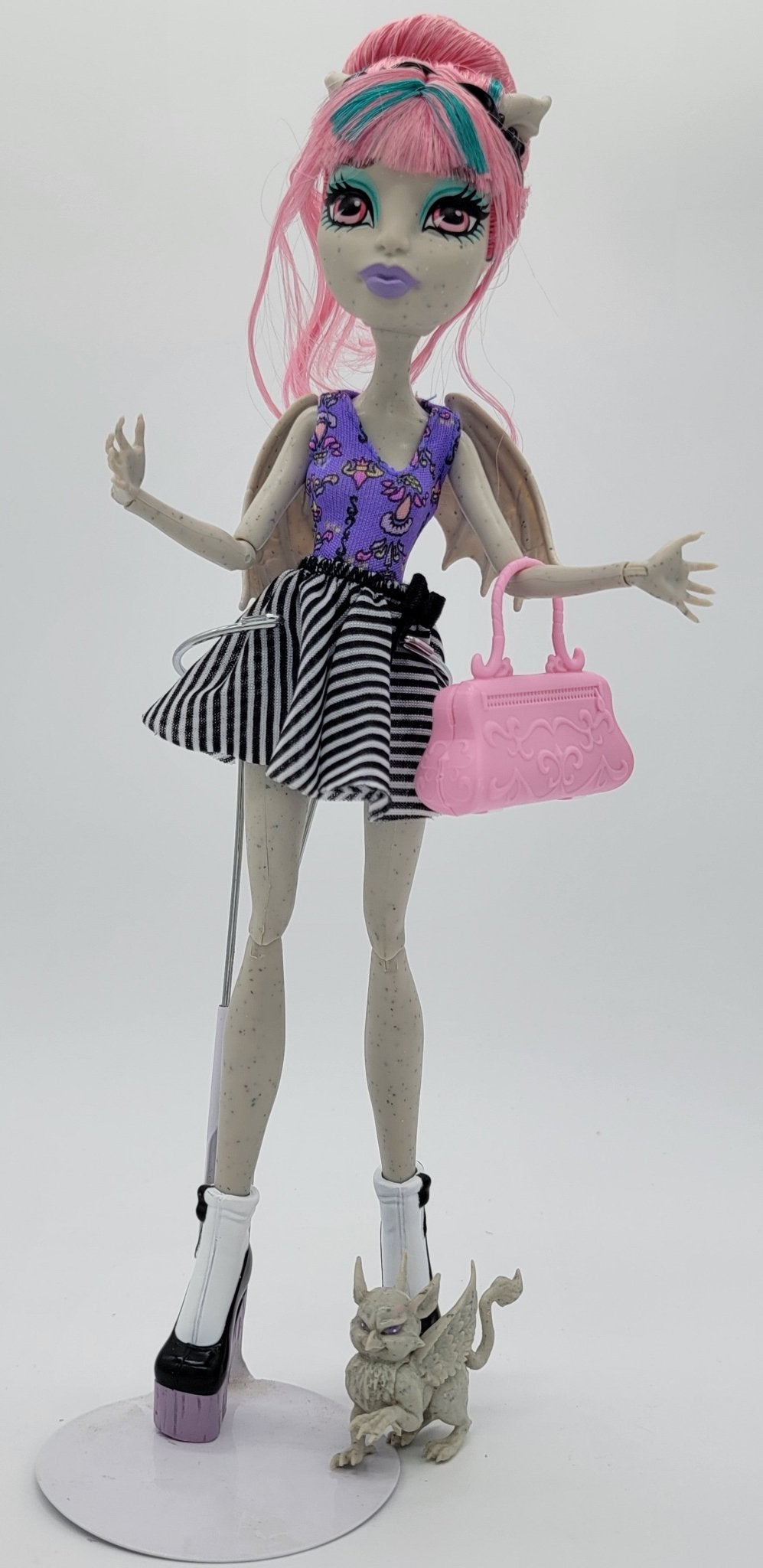 Mattel - Monster High Dance Class Rochelle Goyle 2013 WITH Pet gargoyle griffin named Roux - Action Figures - Steady Bunny Shop