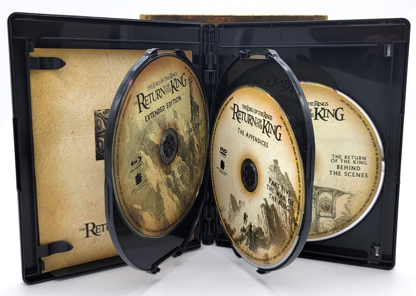 New Line Home Entertainment - The Lord of the Rings - The Motion Picture Trilogy - Extended Edition | 15 Disc Set - Blu Ray & DVD - DVD & Blu-ray - Steady Bunny Shop