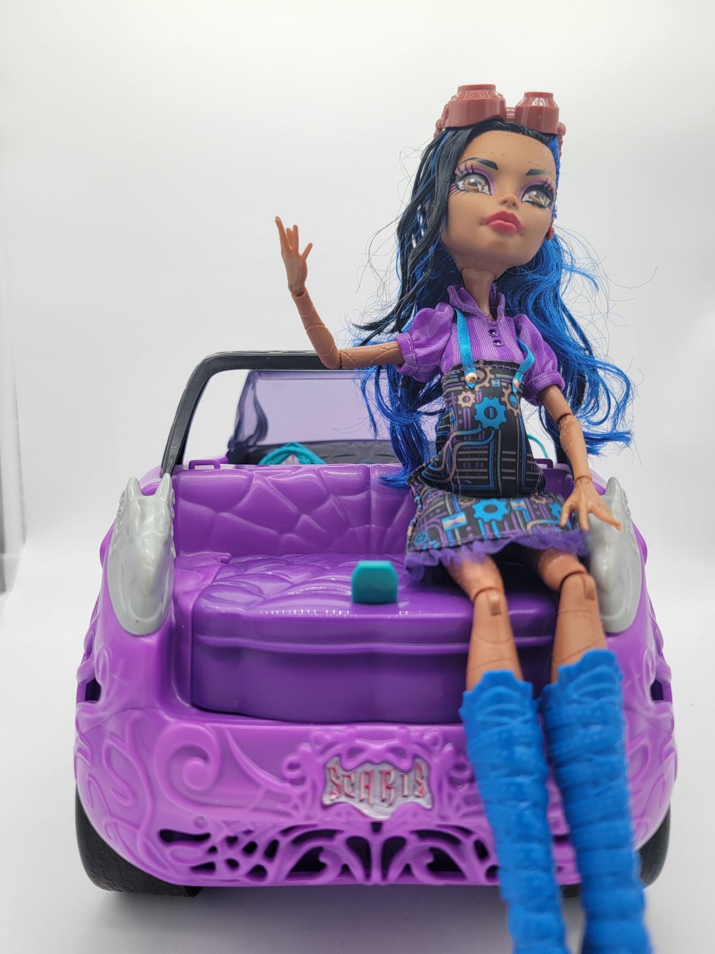 Mattel - The Monster High Scaris City of Frights Car - 2012 // Car ONLY Doll Not Included. - Accessories - Steady Bunny Shop