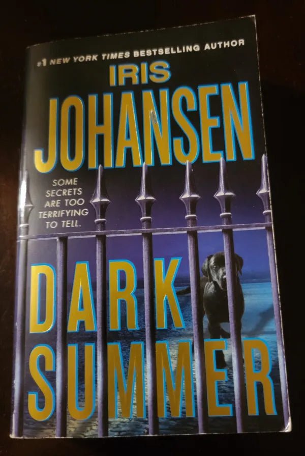 Steady Bunny Shop - Dark Summer - Iris Johansen - Paperback Book - Steady Bunny Shop