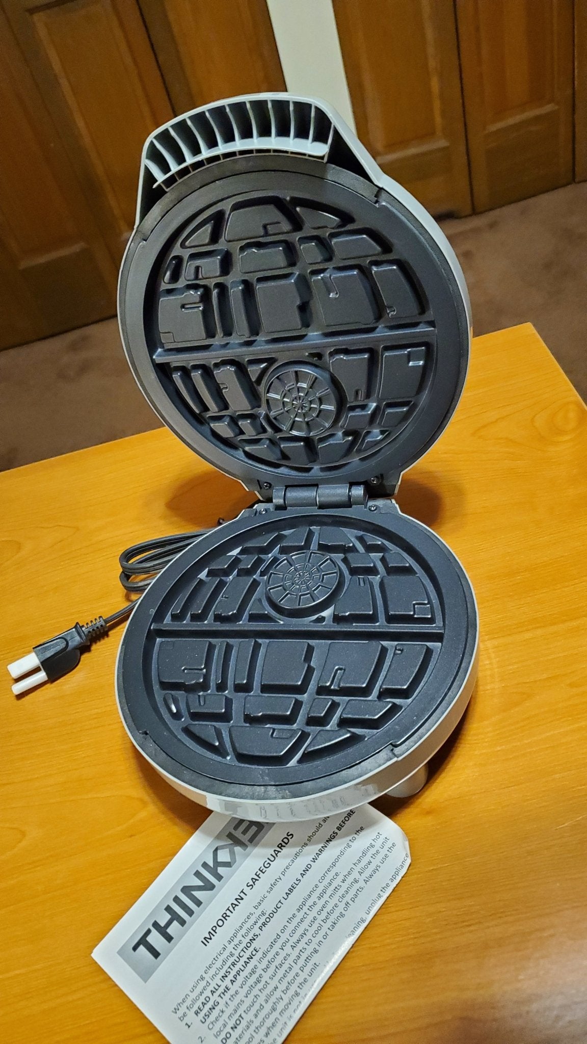 Think Geek - Star Wars Death Star Waffle Iron - Waffle Iron - Steady Bunny Shop