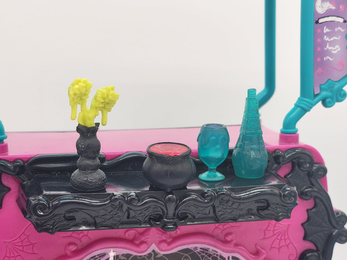 Mattel - Mattel Monster High Scaris City Of Frights Cafe Cart Playset Accessories - 2012 - Accessories - Steady Bunny Shop