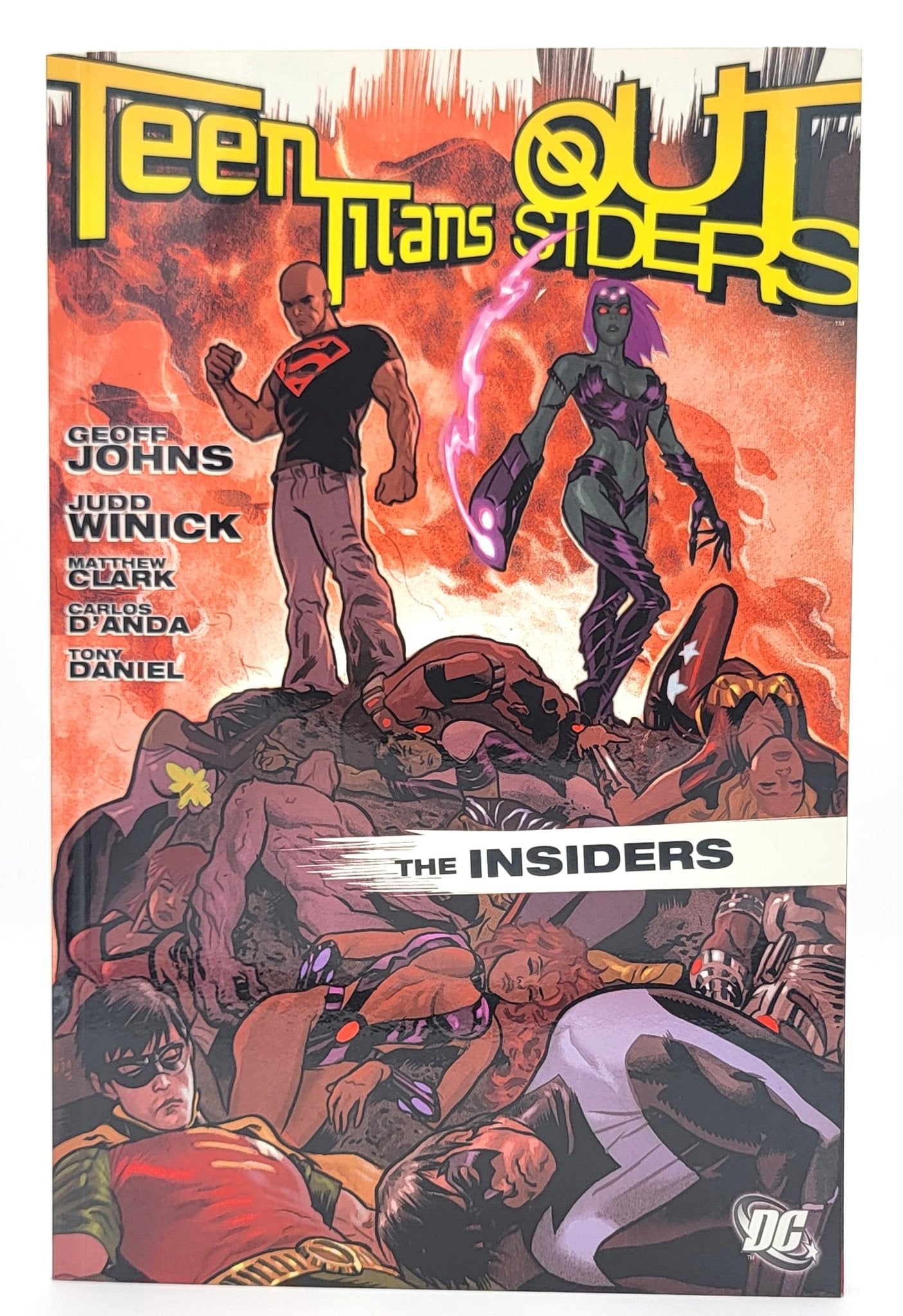 DC Comics - Teen Titans Outsiders: The Insiders : DC Comics 2006 - Comic Book - Steady Bunny Shop