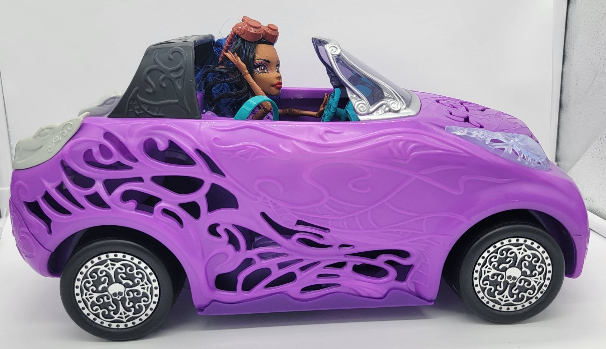 Mattel - The Monster High Scaris City of Frights Car - 2012 // Car ONLY Doll Not Included. - Accessories - Steady Bunny Shop
