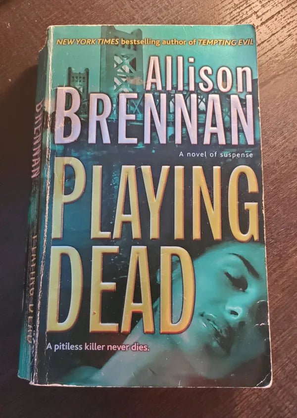 Steady Bunny Shop - Playing Dead - Allison Brennan - Paperback Book - Steady Bunny Shop